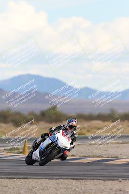 media/Nov-16-2025-Race Pace (Sun) [[8c5fa54630]]/Non Verified Riders (1st 20 Minutes)/5-Turn 15 (110pm)/